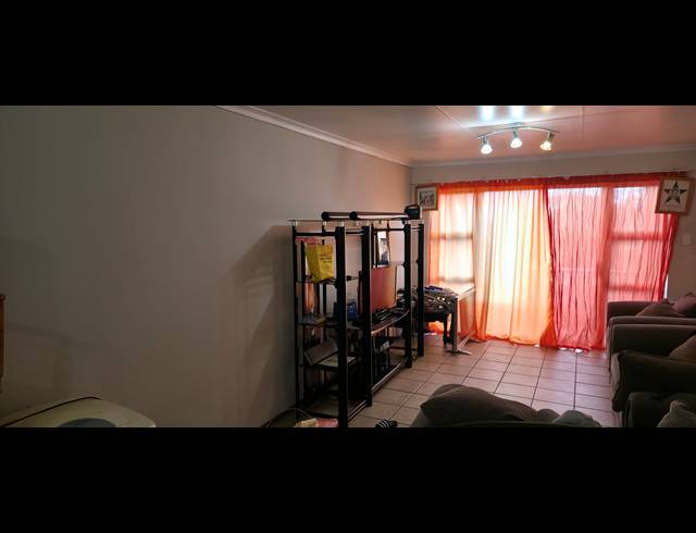 2 BEDROOM SECTIONAL TITLE FOR SALE IN REYNO RIDGE